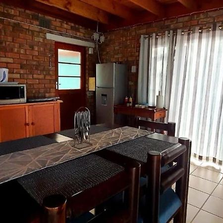 Cozy Cottage +/- 500M From The Beach Кейптаун Екстер'єр фото